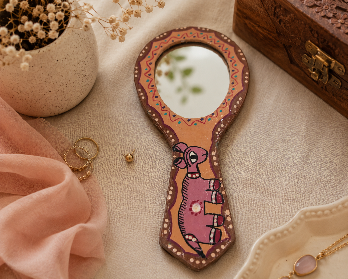 Mithila Handspiegel – Perzik & Mauve met Gestileerd Diermotief - Afbeelding 3