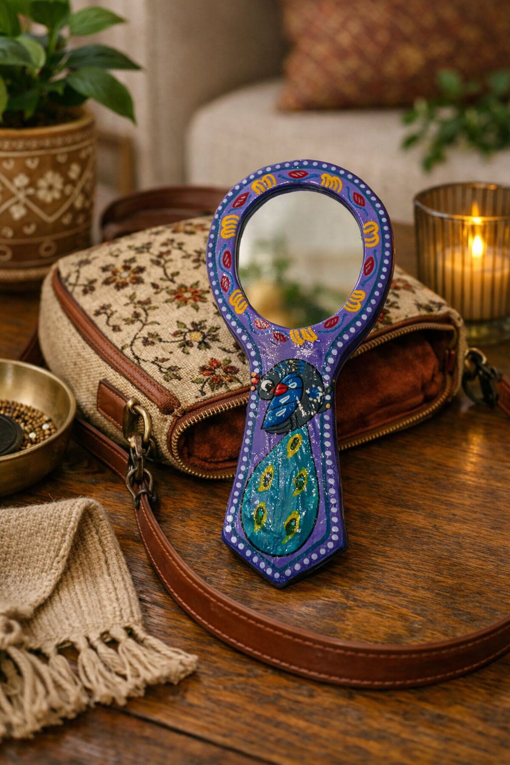 Mithila Handspiegel – Paars‑Blauw met Decoratief Pauwmotief - Afbeelding 2