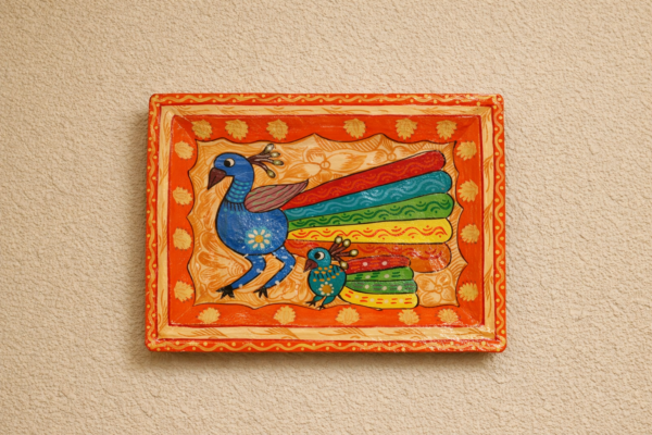 Mithila Kunst Pauwen Wandpaneel – Oranje met Twee Pauwen & Levendige Details