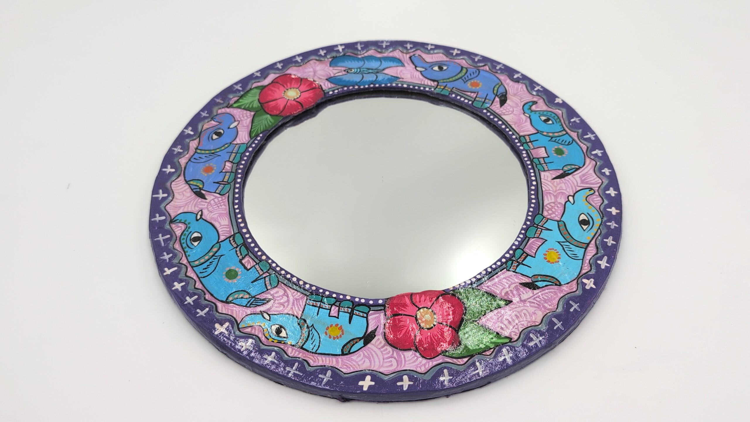 Mithila Olifant Ronde Spiegel – Turquoise met Paarse Rand & Rode Bloemen - Afbeelding 2