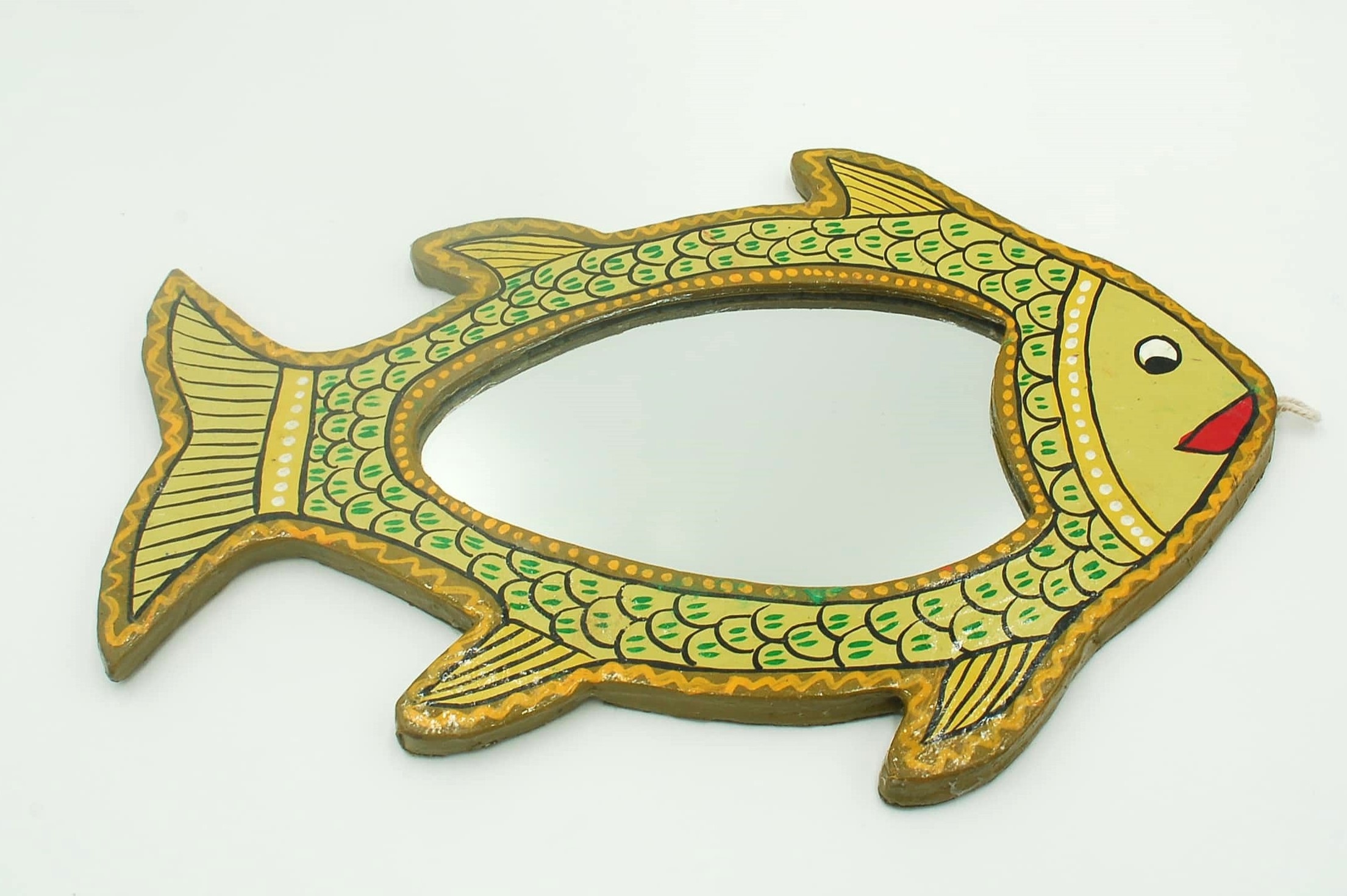 Mithila Vis Wandspiegel – Groen met Gele & Zwarte Accenten - Afbeelding 3