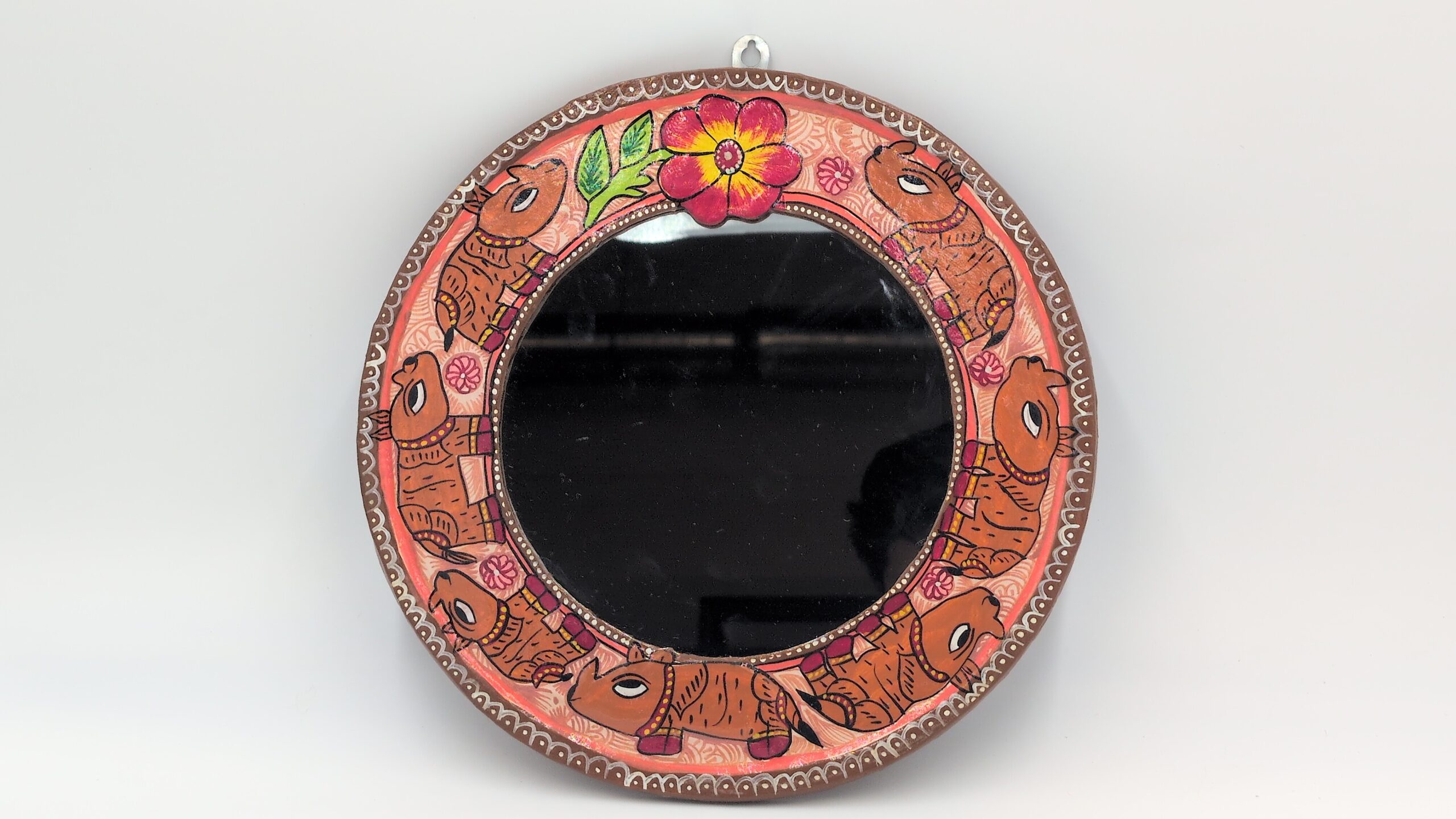 Mithila Ronde Spiegel met Eenhoornige Neushoorns – Terracotta Oranje Folk-Art - Afbeelding 2