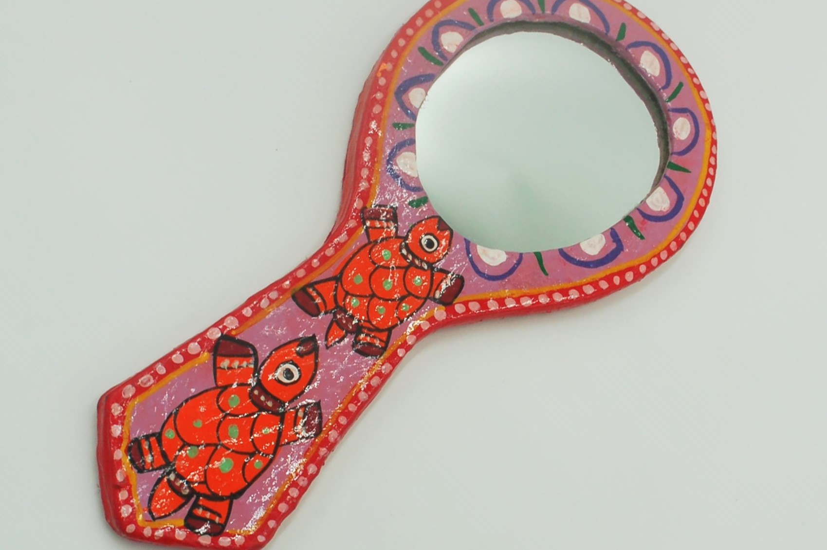 Mithila Handspiegel – Rood & Roze met Twee Schildpadmotieven - Afbeelding 3