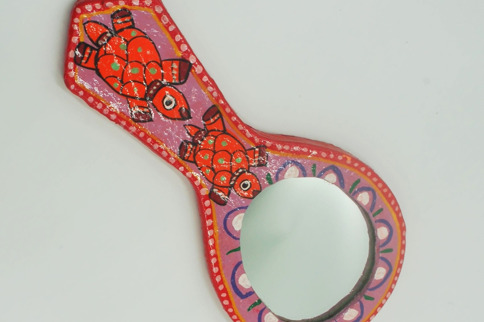 Mithila Handspiegel – Rood & Roze met Twee Schildpadmotieven - Afbeelding 5