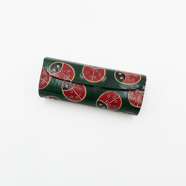 Leren brillenkoker, groen met lieveheersbeestjes