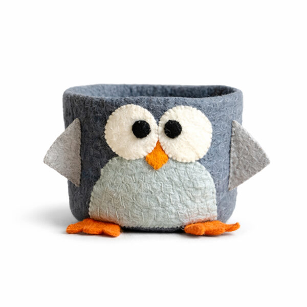 Mand uil grijs